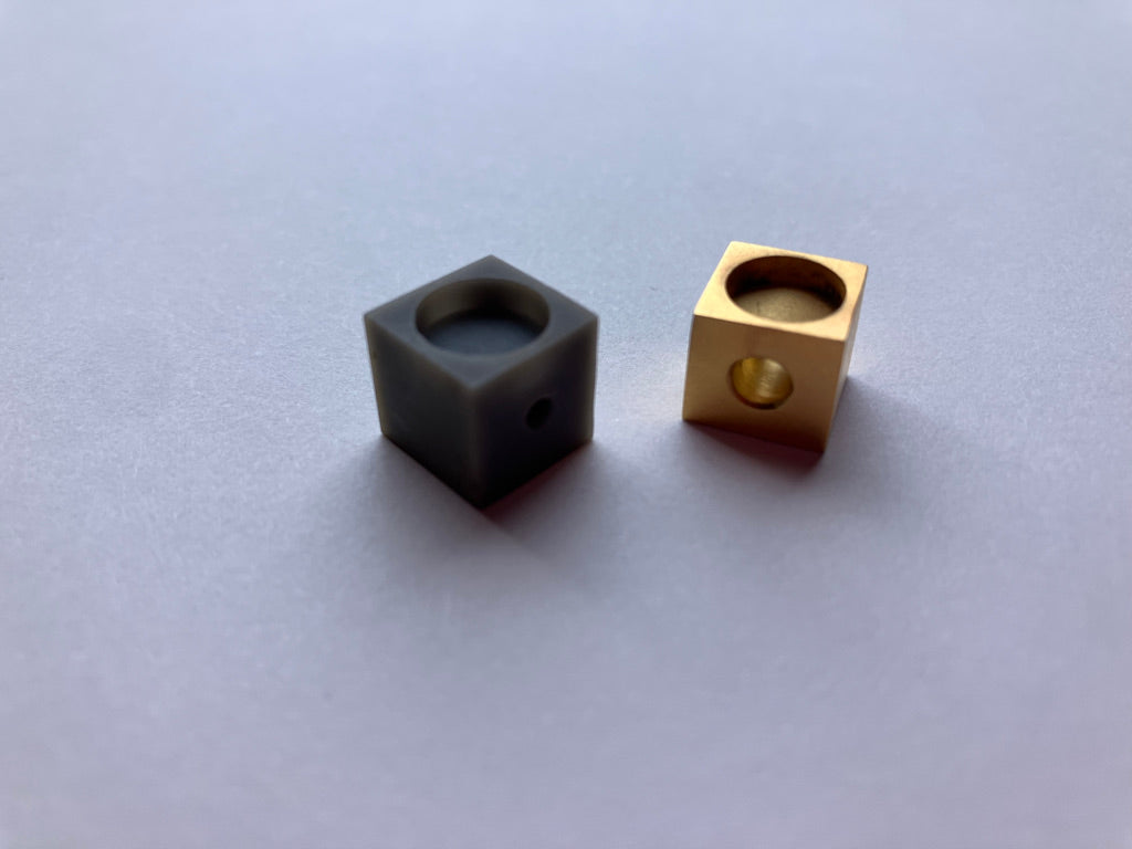 Dije Cubo Panteon